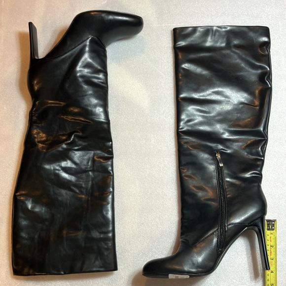FN Make you Closer knee boots. Size 11. New. - Picture 2 of 5